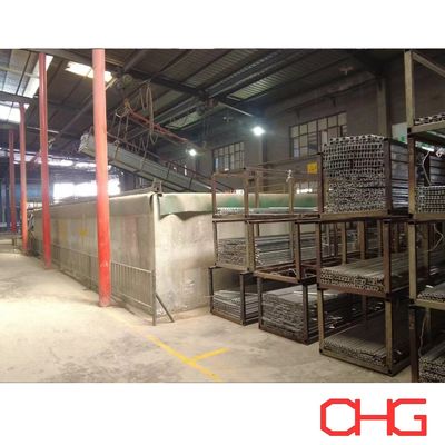 Professionele poedercoatingapparatuur voor elektrostatisch spuiten en dompelvoorbewerking voor aluminium profielen